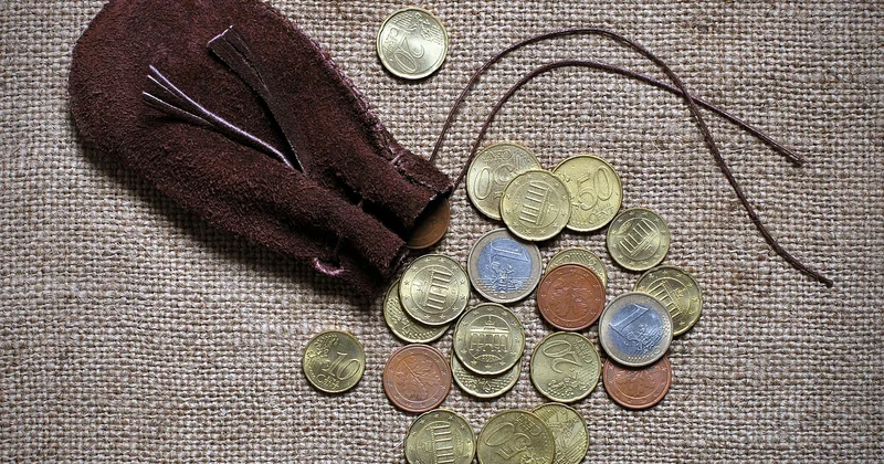Staging your home to sell fast with no money